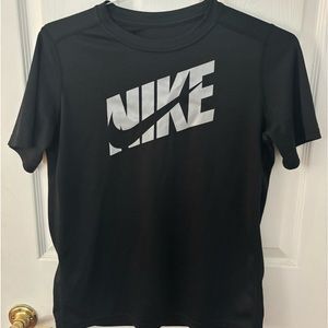 Black Nike Dri-fit T-shirt. Boys XL